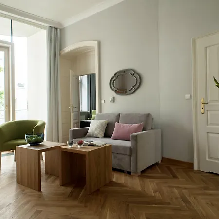 Belle Epoque Apartment *