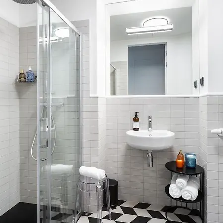 Aparthotel H11 5*