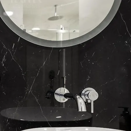 Modern View Of Planty Park Apartment Krakau
