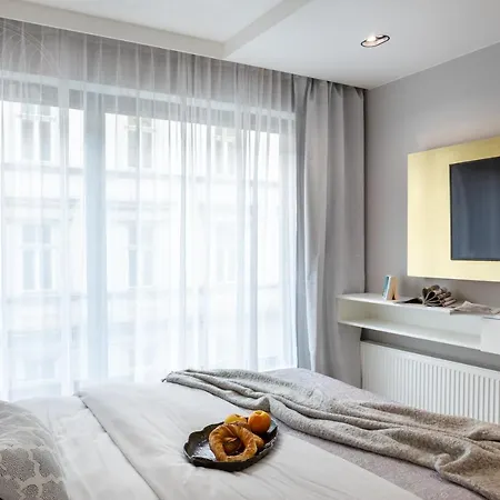 Modern View Of Planty Park Apartment Krakau