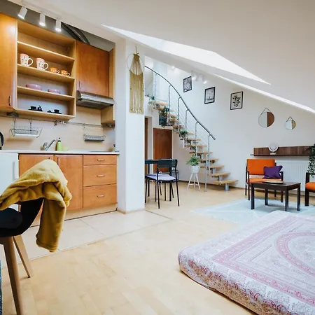 Happynest In Old Town Apartment