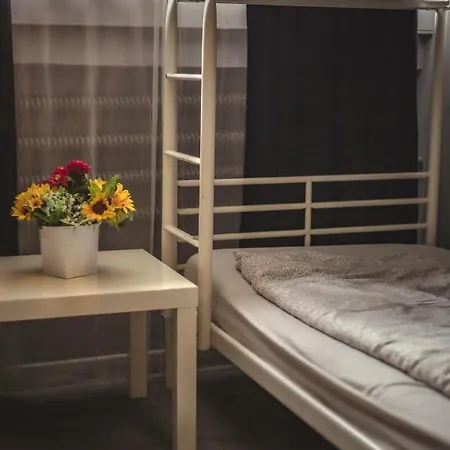 4 Couples & 4 Friends Bed & Breakfast