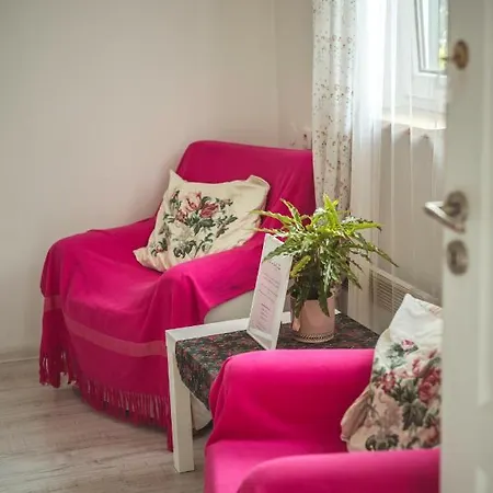 4 Couples & 4 Friends Bed & Breakfast 2*