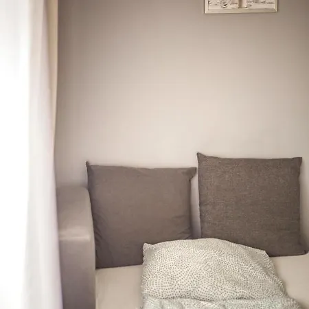 Bed & Breakfast 4 Couples & 4 Friends