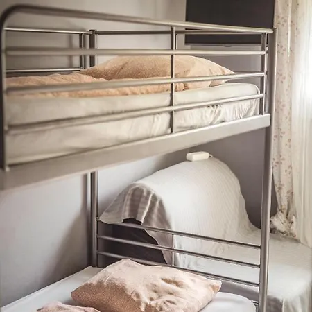 Bed & Breakfast 4 Couples & 4 Friends 2*