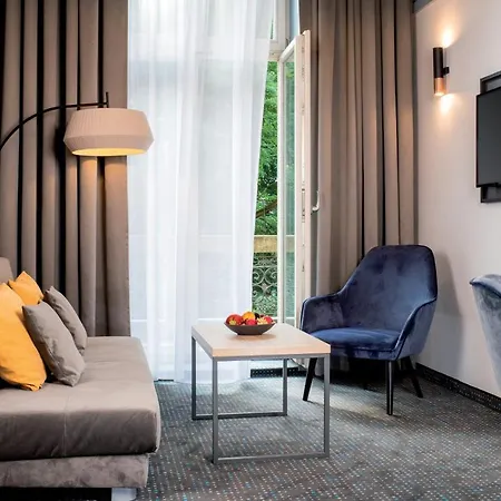 Leonardo Boutique Old Town 3*