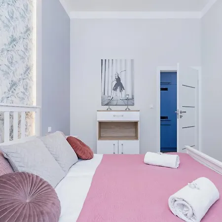 Sweet Family Chodkiewicza Rondo Grzegorzeckie By Renters Apartament Kraków