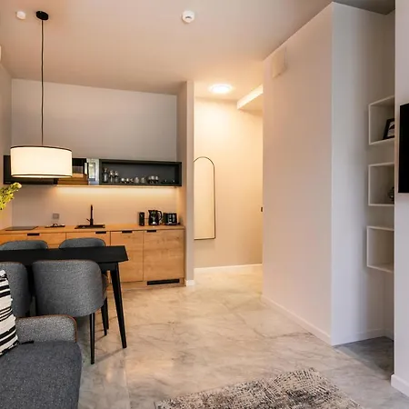 H11 Aparthotel 5*