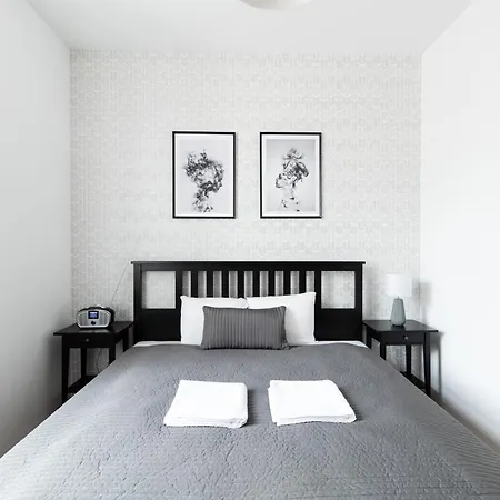 Neo Unique & Bright Apartments, Free Parking, 15min Old Town & Kazimierz - By Homelike Krakow