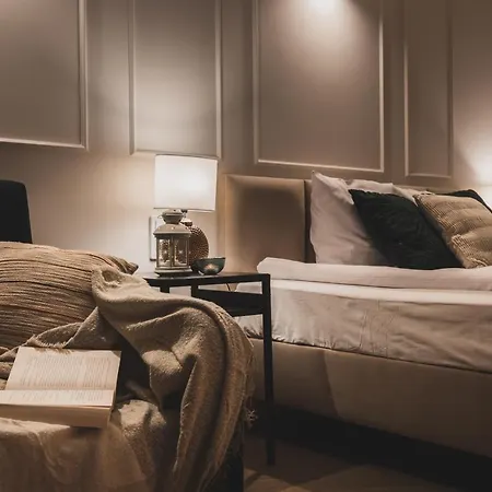 Atrium - Old Town Luxury - By Upstairs Apartamento