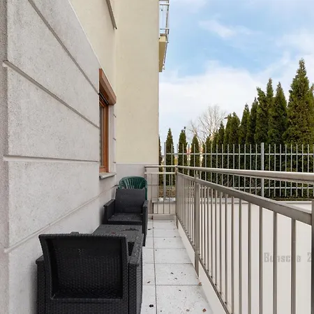 Bunscha Debniki Cracow By Renters Apartment *