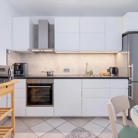 Apartment Office Dobrego Pasterza By Renters