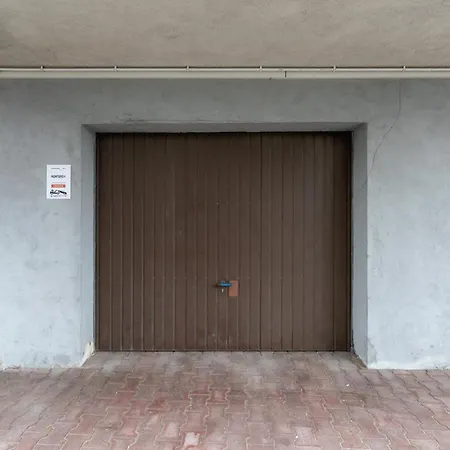 Office Dobrego Pasterza By Renters Apartment