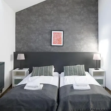 Modern In The Very Location 20