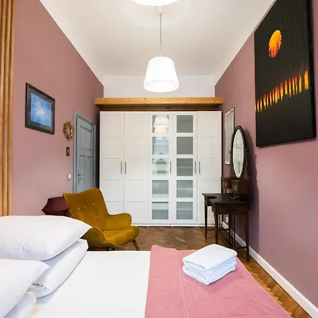 Apartment Opera *