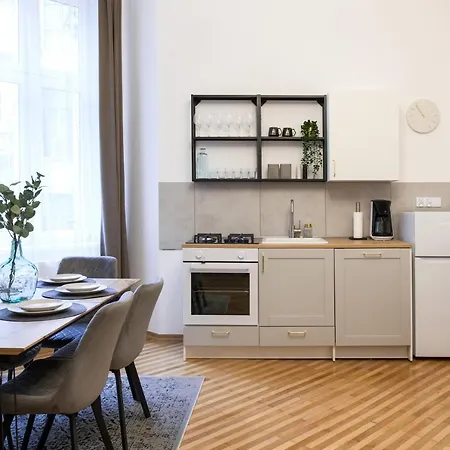 Wawelove Pilsudskiego - 3 Bedroom Apt. With Balcony And Free Parking! *