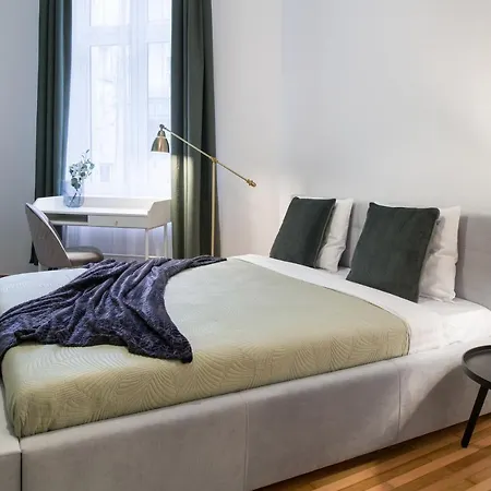 Wawelove Pilsudskiego - 3 Bedroom Apt. With Balcony And Free Parking! Apartment