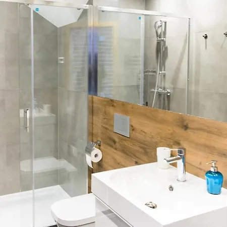 Neo Unique & Bright Apartments, Free Parking, 15min Old Town & Kazimierz - By Homelike Krakow