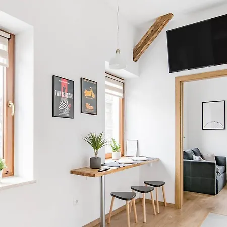 Apartment Neo Unique & Bright Apartments, Free Parking, 15min Old Town & Kazimierz - By Homelike