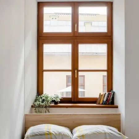 Nice In Old Town Center Apartment