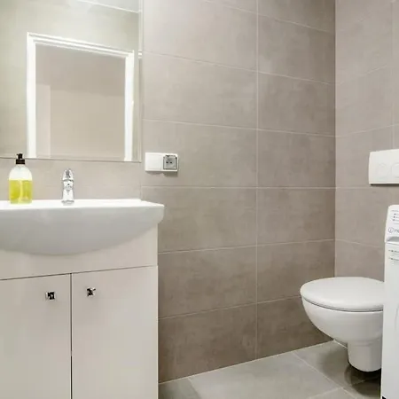 Nice In Old Town Center Apartment *