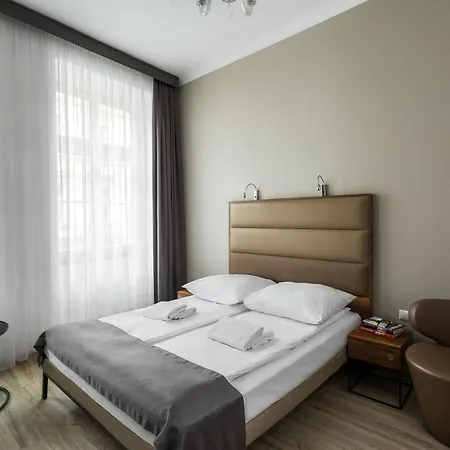 Apartment G12