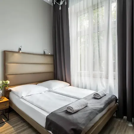 G12 Apartment *