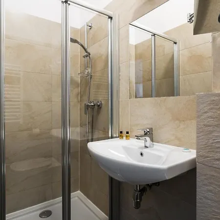 G12 Apartment *