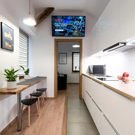 Neo Unique & Bright Apartments, Free Parking, 15min Old Town & Kazimierz - By Homelike Apartment Krakow