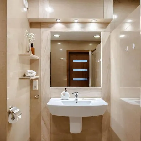 Wygodny Przy Dworcu Apartment