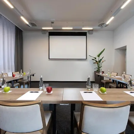 Leonardo Boutique Old Town 3*