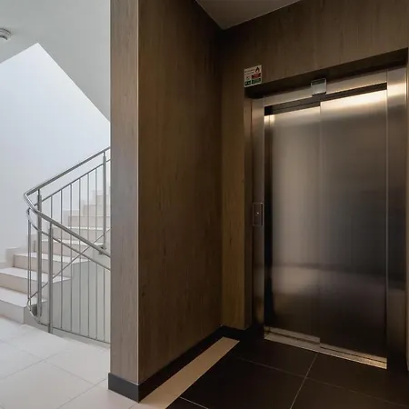 Grzegorzki Park Unique Cracow By Renters Prestige * קרקוב