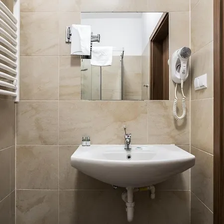 Apartment G12