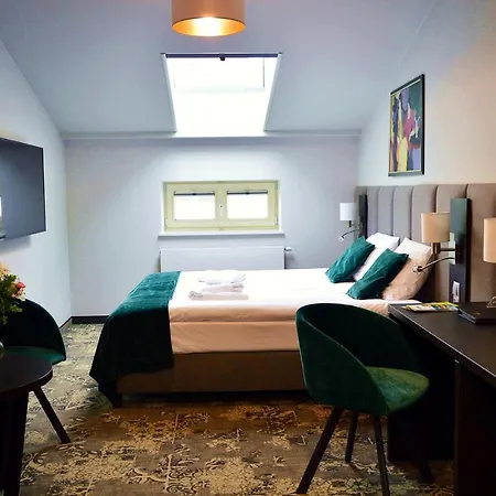 Estera 4*