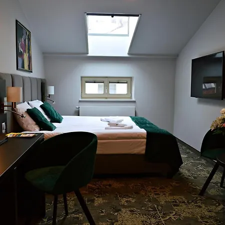 Hotel Estera 4*
