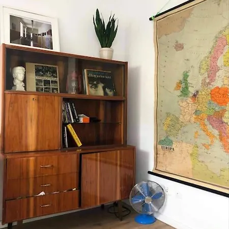 Artistic Flat With Entresol - 5' Market Square - By Upstairs Apartment Krakow