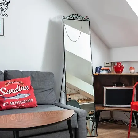 Apartment Artistic Flat With Entresol - 5' Market Square - By Upstairs