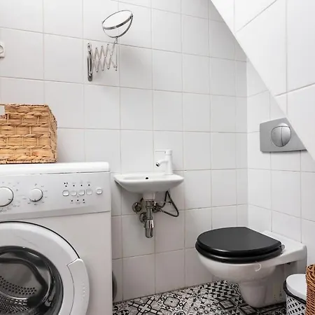 Artistic Flat With Entresol - 5' Market Square - By Upstairs Apartment Krakow