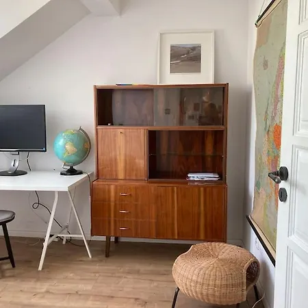 Apartment Artistic Flat With Entresol - 5' Market Square - By Upstairs *