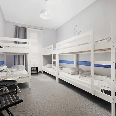 Hostel Moon *