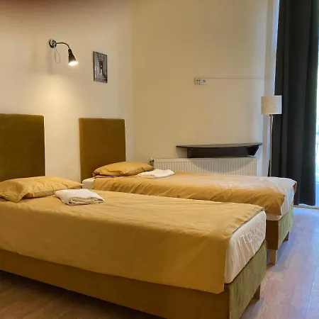 Hotel apartamentowy Hello *