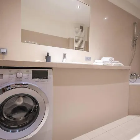 Apartment Inpoint 2-bedrooms With Private Garden And Free Parking Krakow