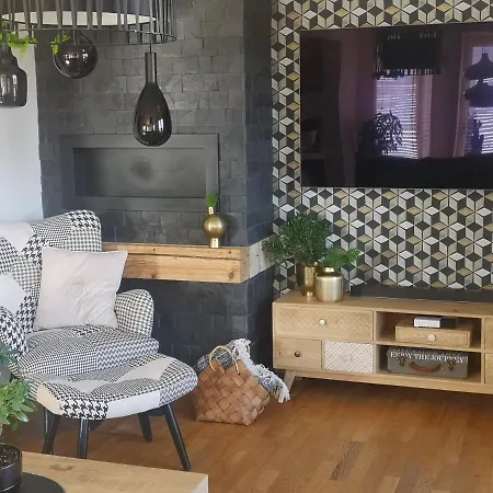 Villa Glam Design - Beautiful, Comfortable And Cosy House With Garden, Free Parking And Wifi Krakow