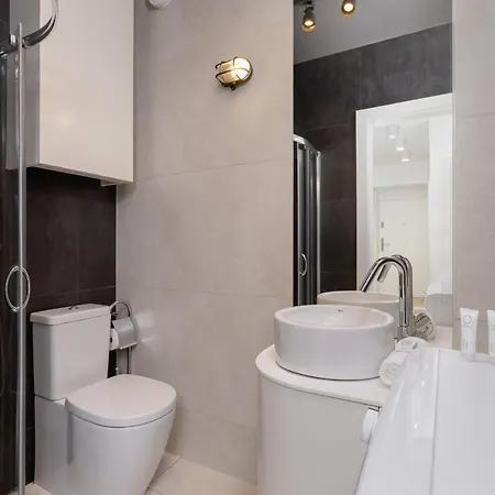 Apartment With Mezzanine - Arianska 14 By Renters Krakow