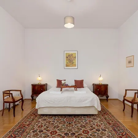 Heart Of The City Market Square Cracow By Renters Apartment