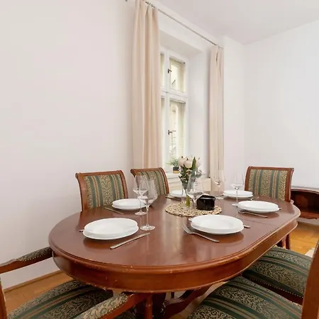 Apartment Heart Of The City Market Square Cracow By Renters *