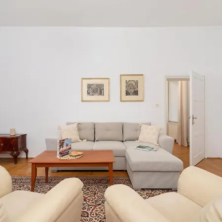 Heart Of The City Market Square Cracow By Renters *