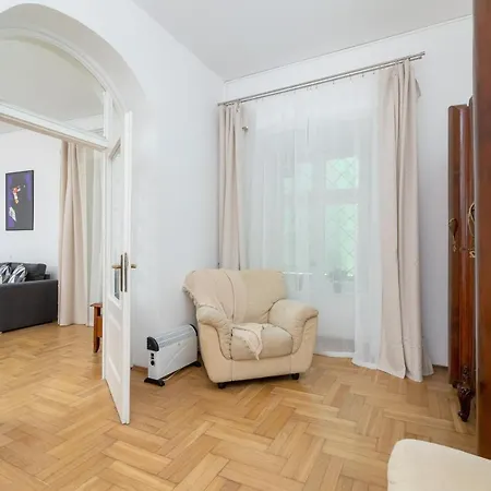 Heart Of The City Market Square Cracow By Renters Apartment