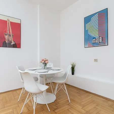 Heart Of The City Market Square Cracow By Renters *