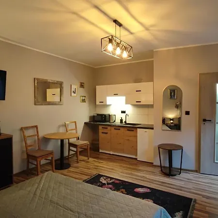 Hoffman Apartment *